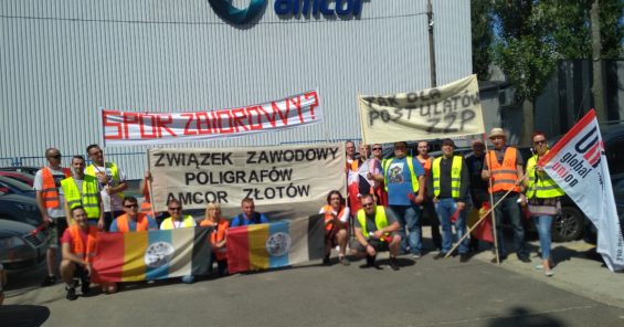 Polish Amcor employees show their muscle with new demonstration