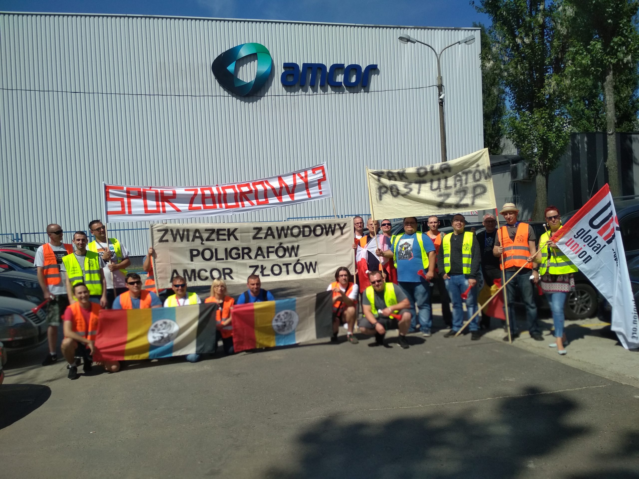 Polish Amcor employees show their muscle with new demonstration