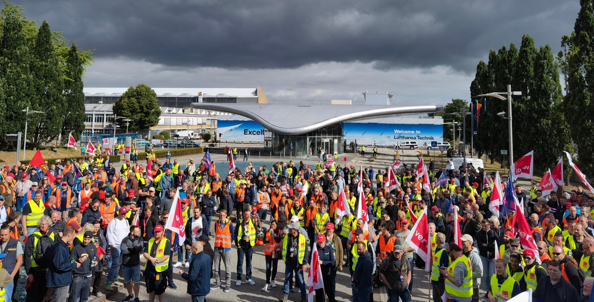 Solidarity with Lufthansa ground workers going on a “warning” strike in