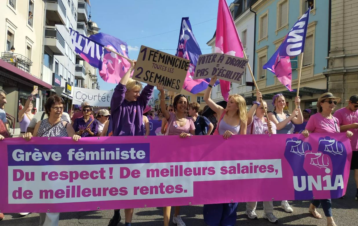 Switzerland: Hundreds of thousands of women strike for gender equality 