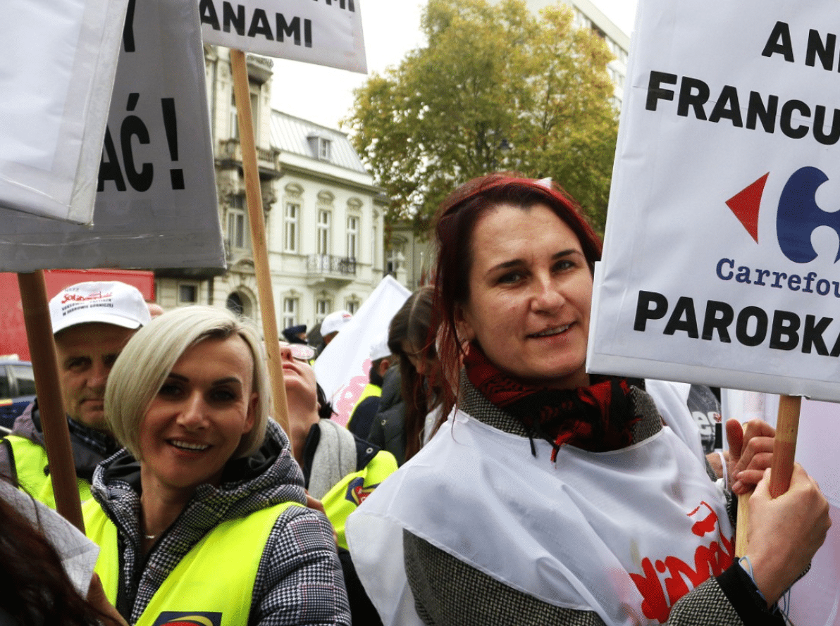 Carrefour workers in Poland demand fair compensation in mass layoffs